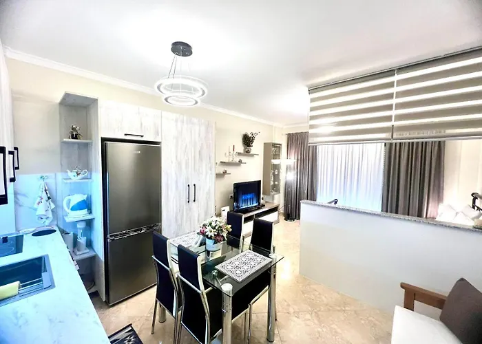 Anna Seaview Durrës